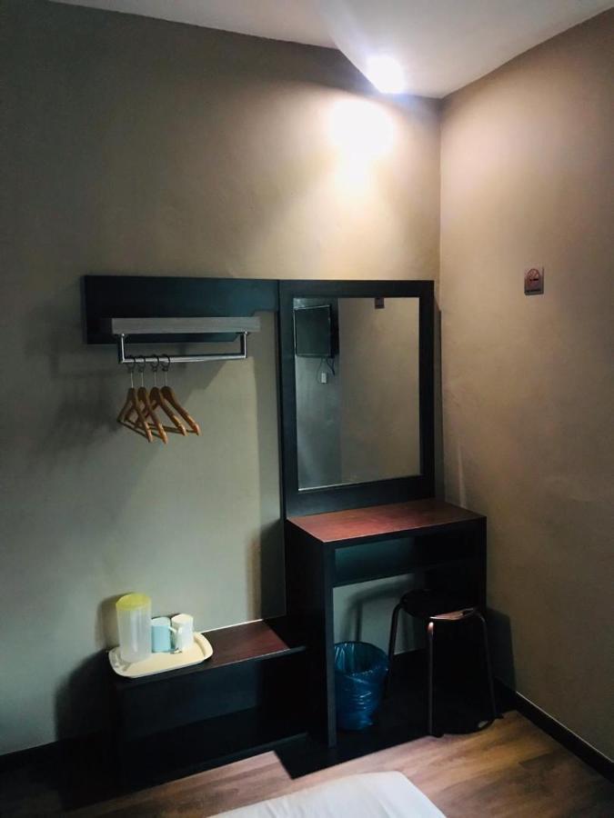 Highway Times Inn Hotel Ipoh Buitenkant foto